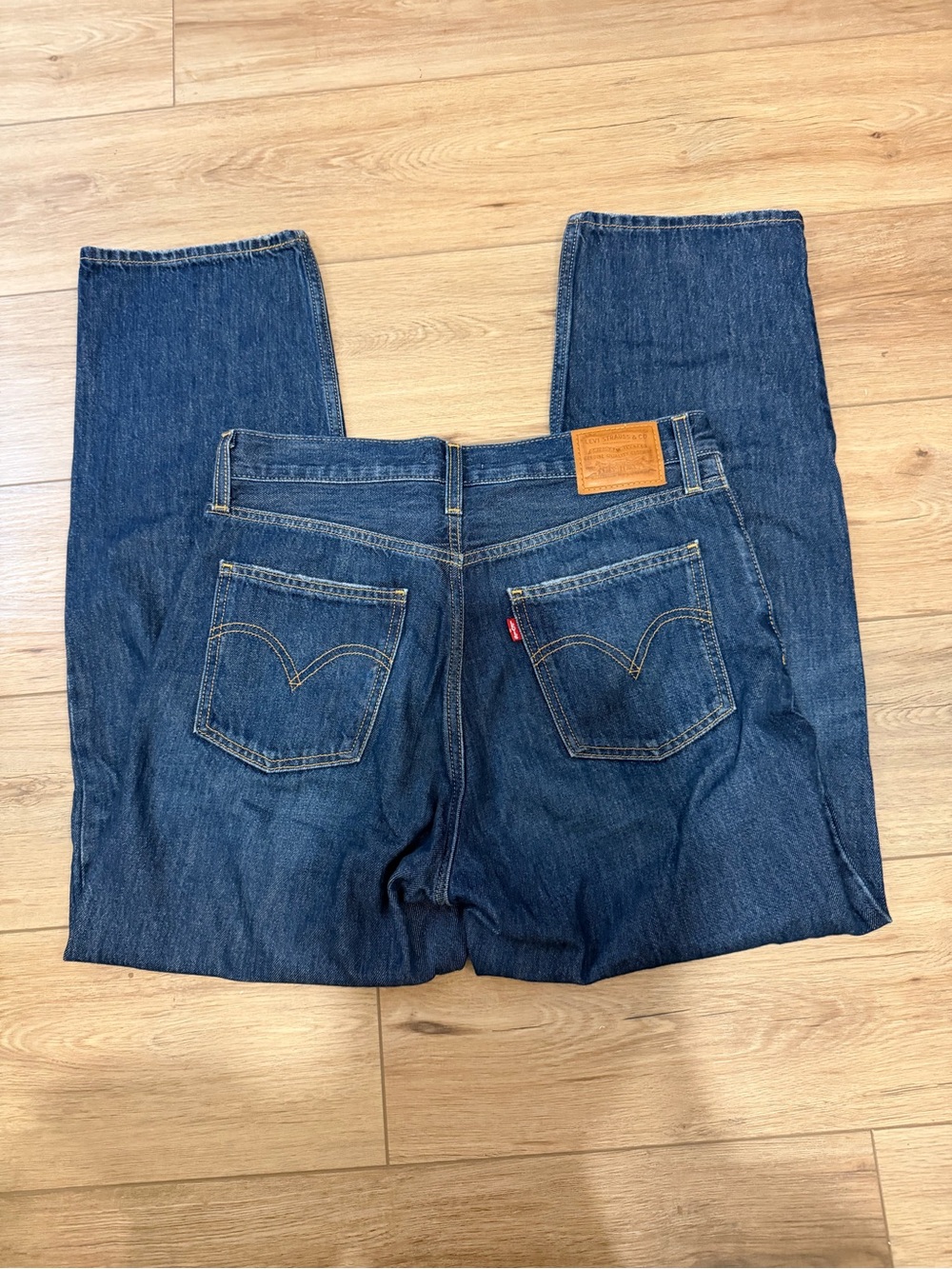 Levi’s Premium Dad Jean Women’s Size 28 Dark Wash Relaxed Straight Leg Jeans